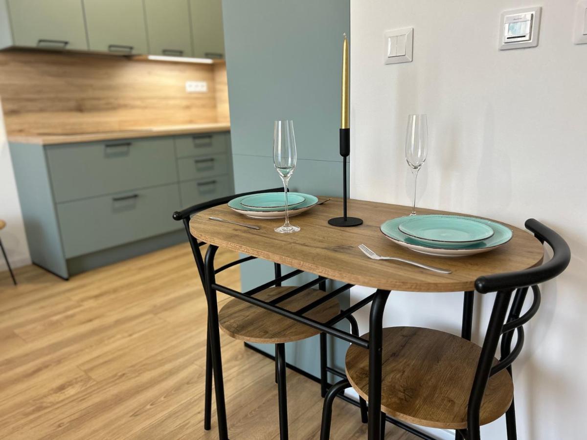 Cozy 1-Bedroom Condo Miloslavov ภายนอก รูปภาพ